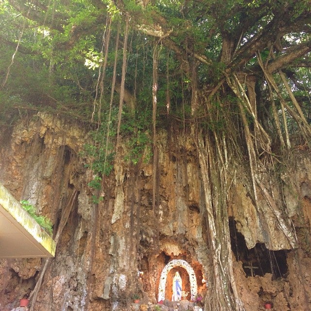 Santa Lourdes Shrine Image